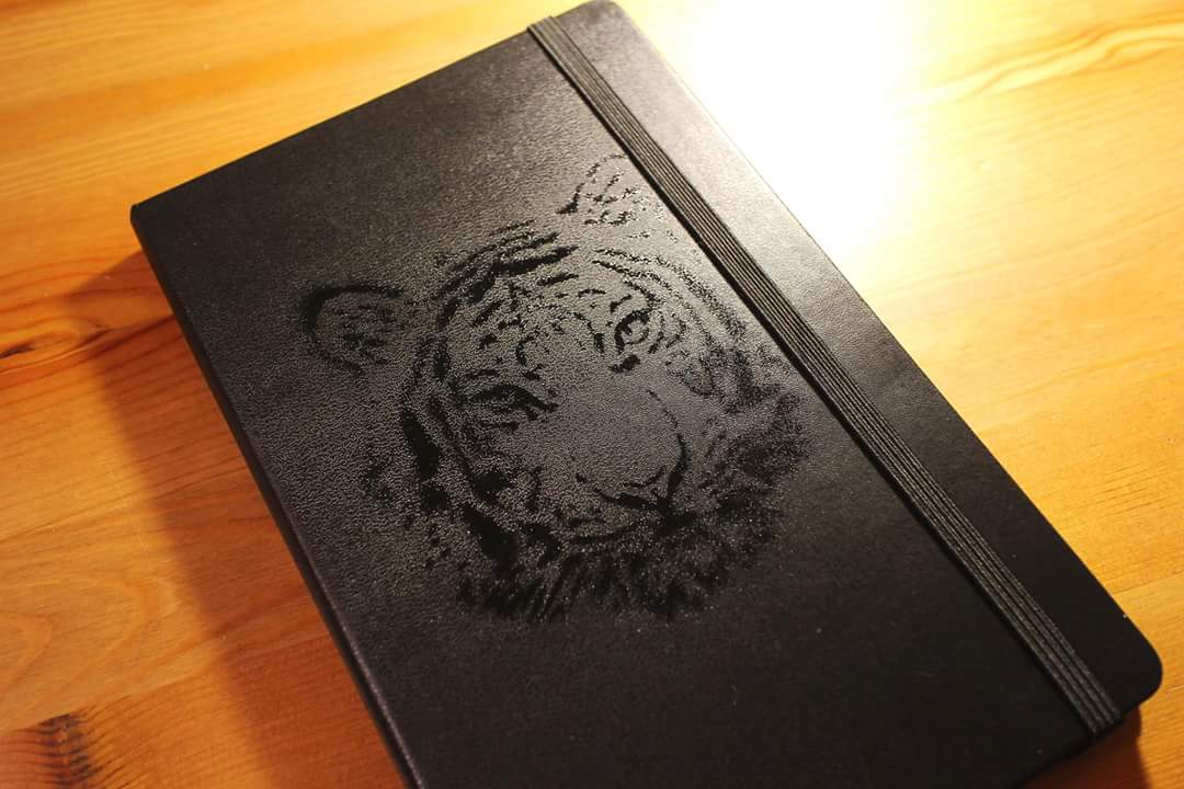 Cutout Picture TIGER notebook