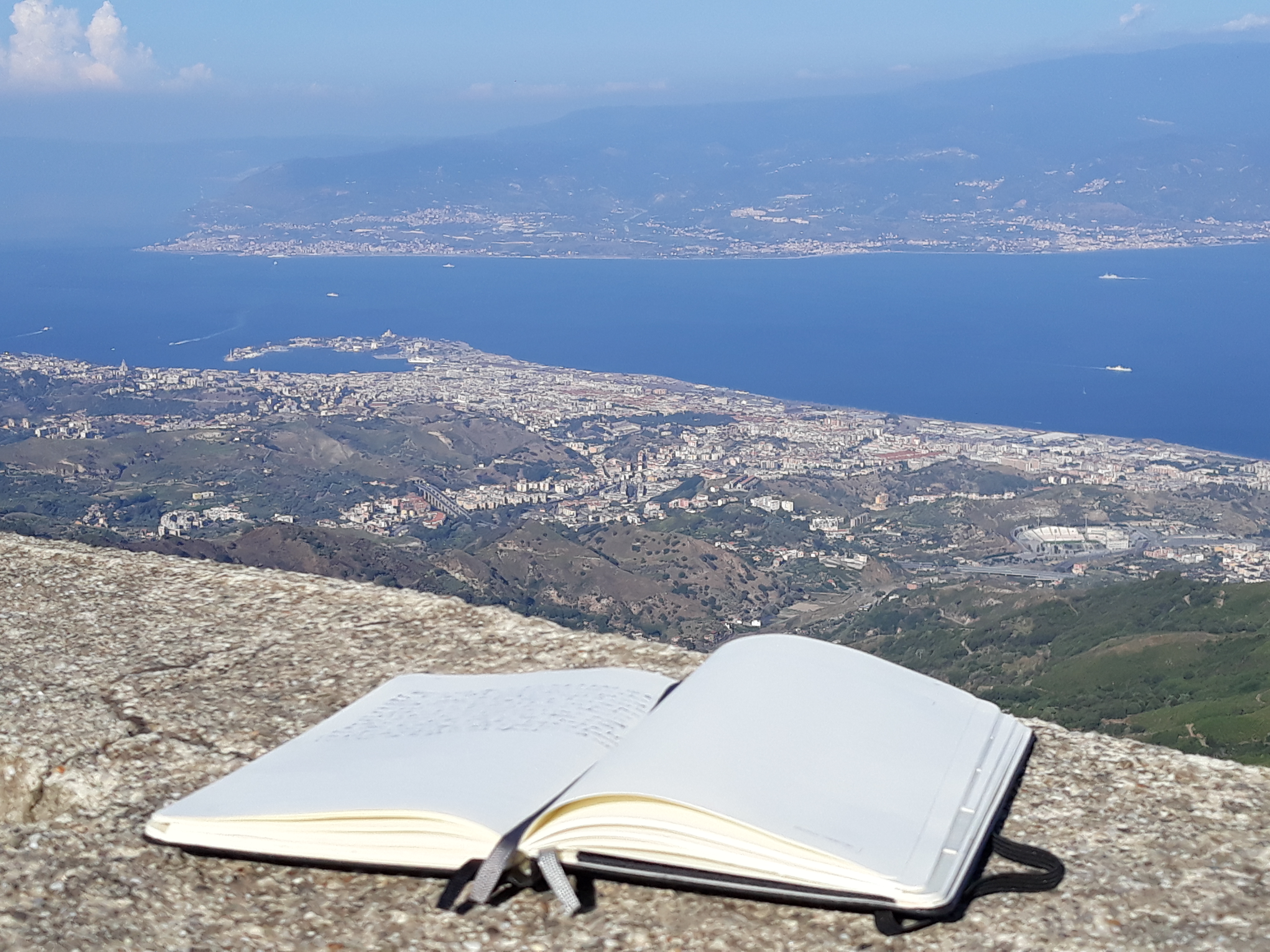 Davanti alla Calabria