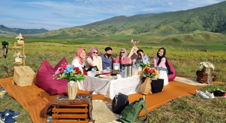 Paket Piknik Bromo di Bukit Savana Teletubbies